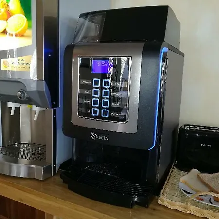 Le Regence 2* Арль